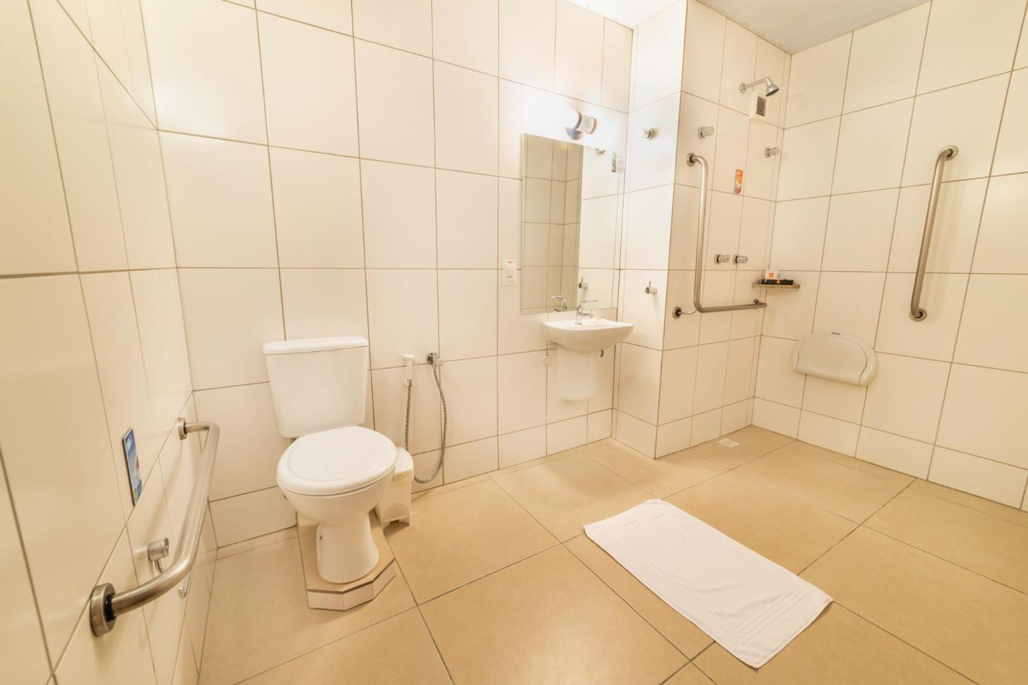 Hotel 10 Itajai/Navegantes الغرفة الصورة