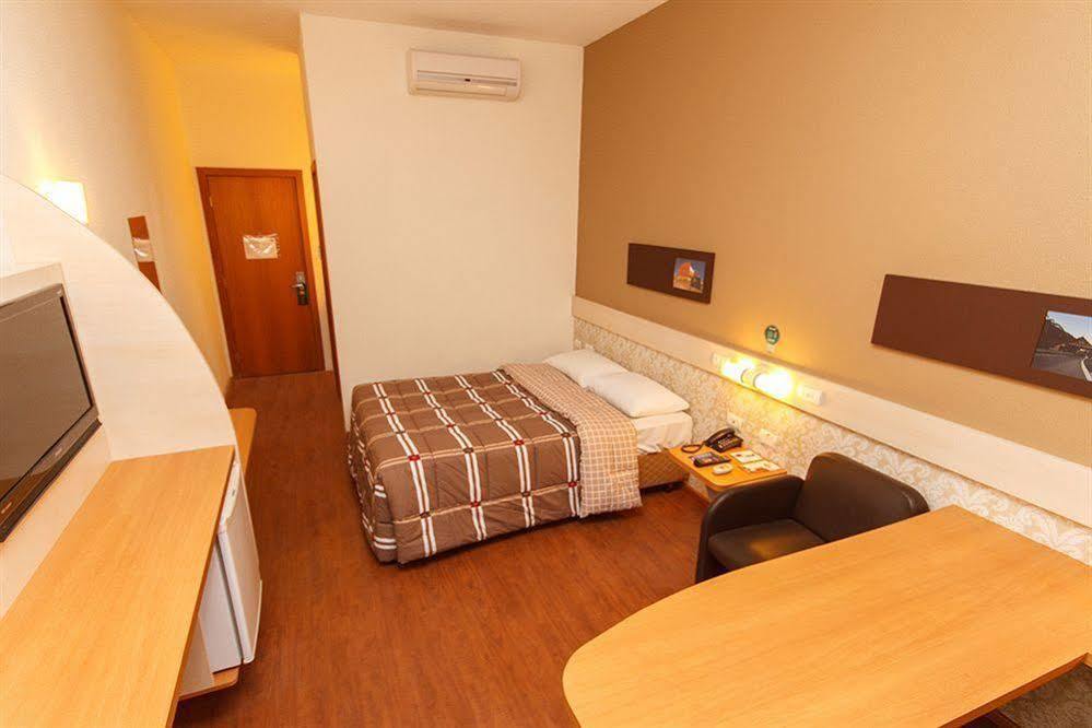 Hotel 10 Itajai/Navegantes المظهر الخارجي الصورة